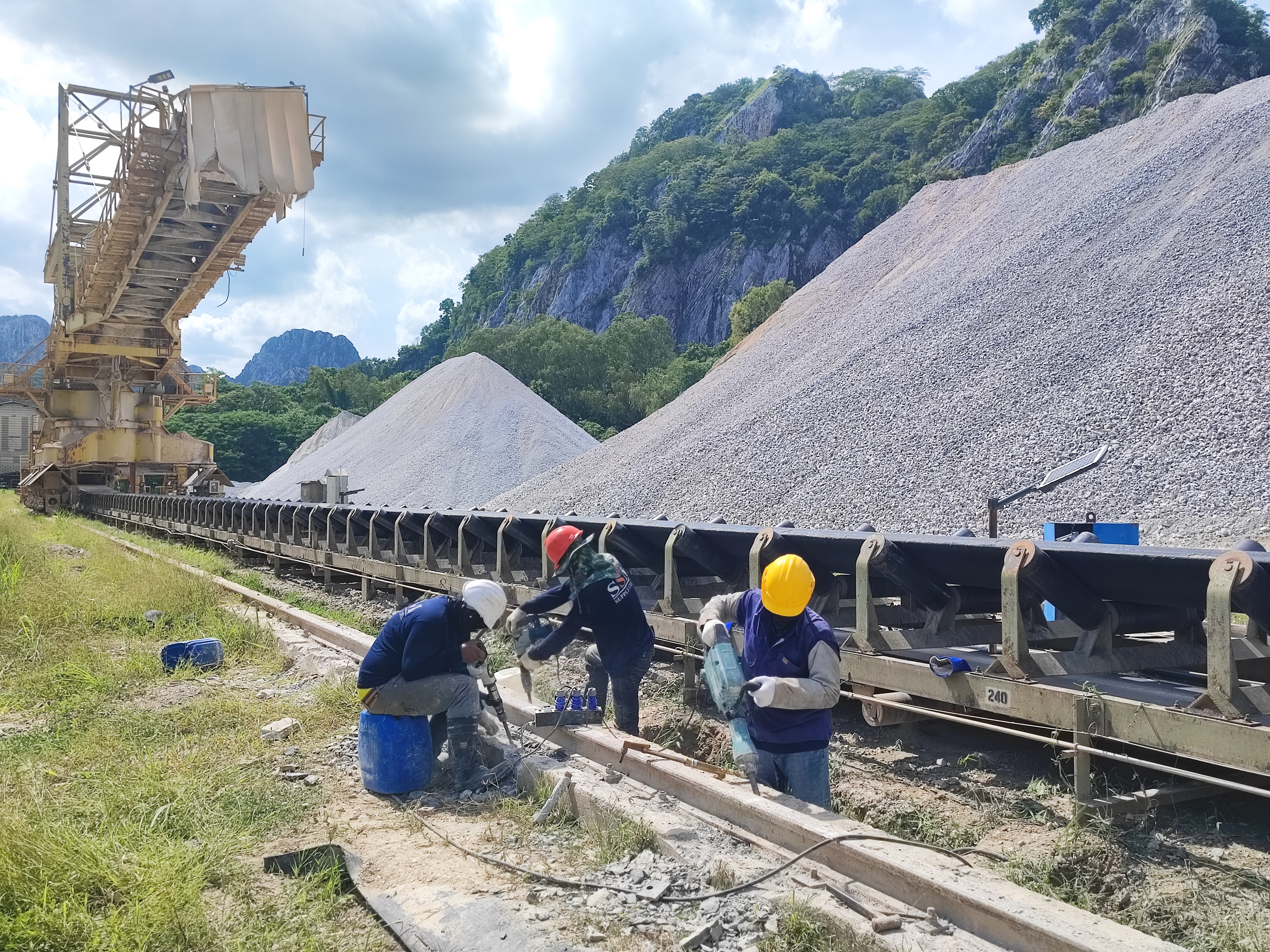 ระบบสายพานลำเลียง โรงงานปูนซีเมนต์ สระบุรี